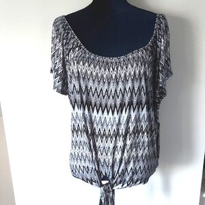 a.n.a Black and White Zigzag Top